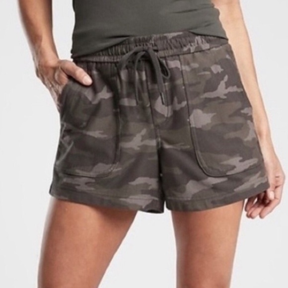 Athleta Farallon Camo Print Drawstring Shorts - Picture 1 of 4